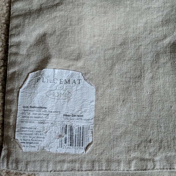 Placemats and Napkins set - Picture 4 of 4